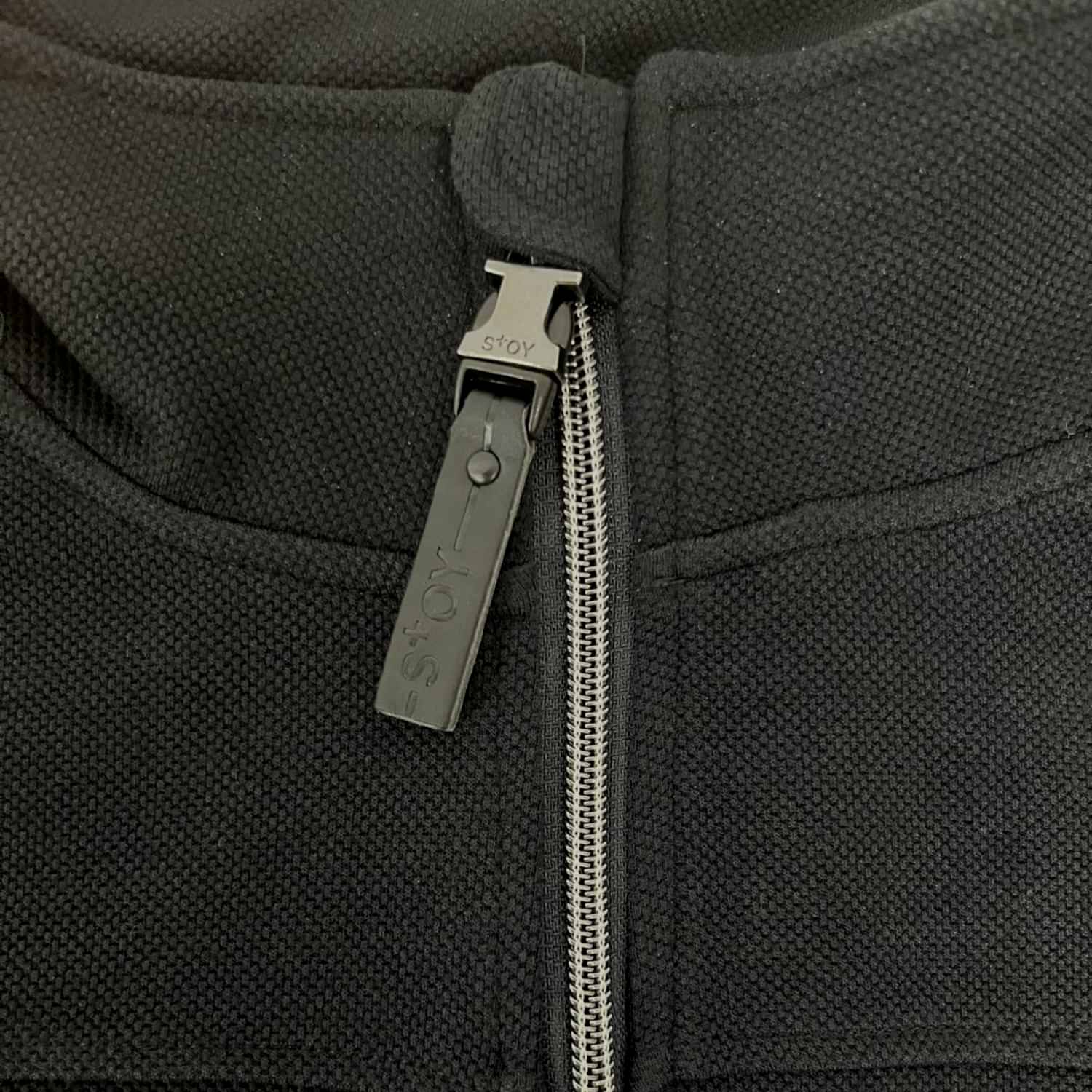 Stoy Powerstretch Men’s Plus Size Zip Jacket collar and zip detail in black with textured stretch fabric.