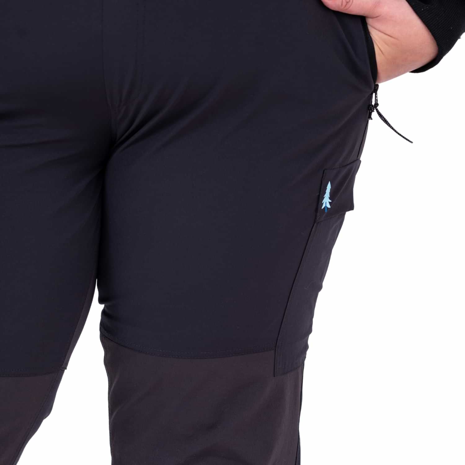 Close-up of Thicket Adventure Brecken Hiking Pants BOOTY FIT pocket detail.