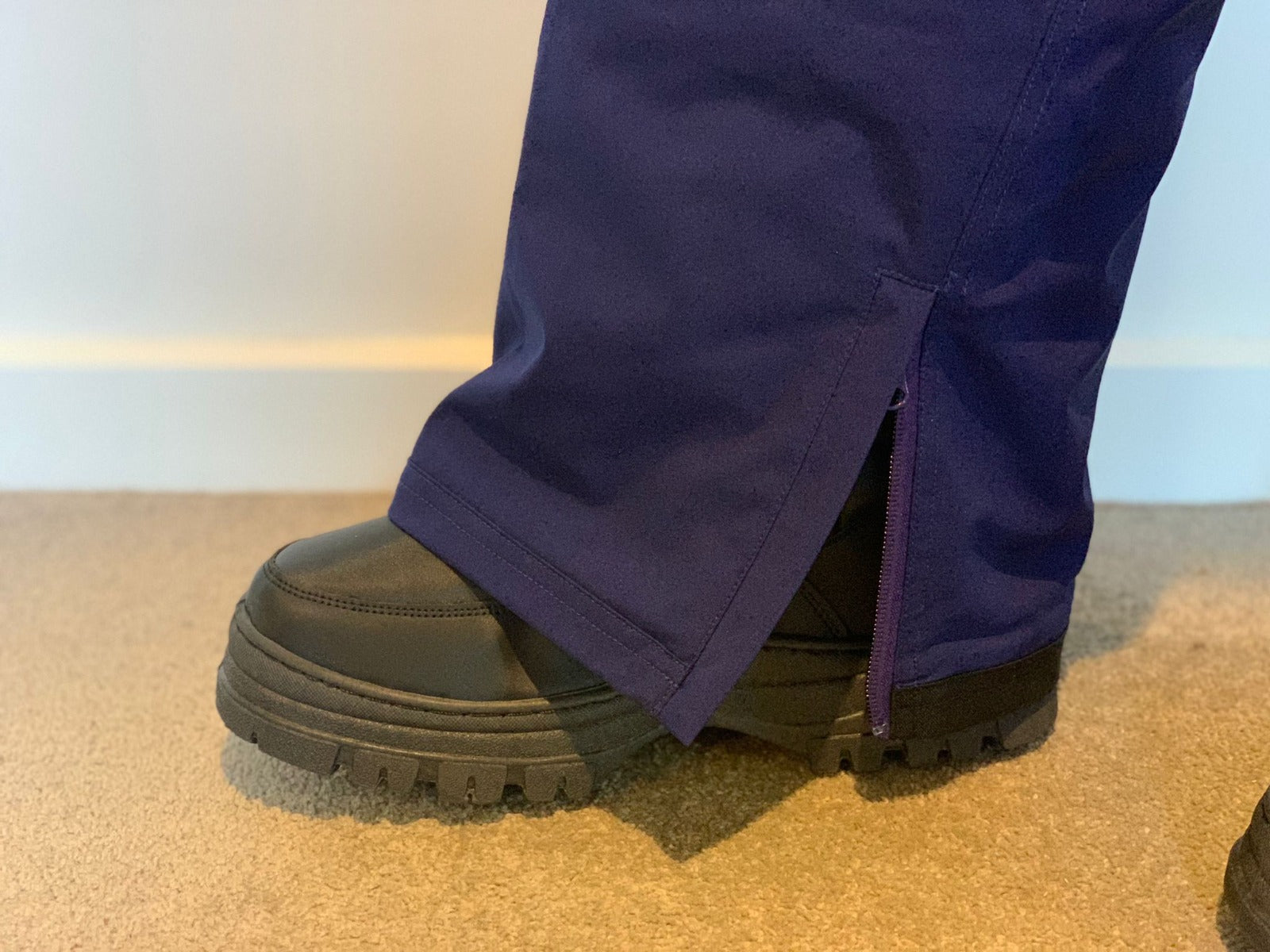 CLEARANCE - Cartel Arctic Stretch Women’s Snow Pant Blueberry Navy Short Size 2XL